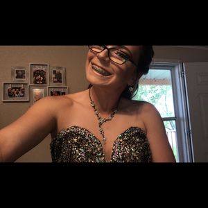 Meet your Posher, Brittney